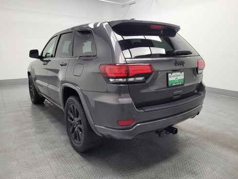 Used 2020 Jeep Grand Cherokee Altitude image 5