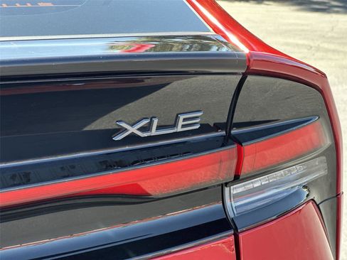 Used 2023 Toyota Prius XLE FWD image 8
