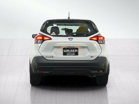 Used 2018 Nissan Kicks SV FWD image 4