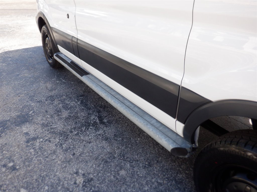 Used 2017 Ford Transit 250 130 Low Roof w/ Exterior Upgrade Package RWD image 12
