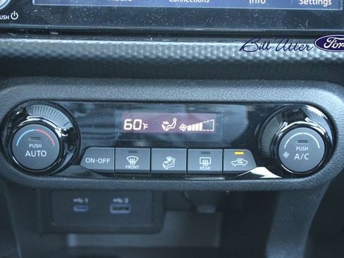 Used 2022 Nissan Kicks SV image 17