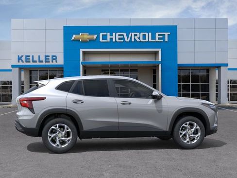 New 2026 Chevrolet Trax LS w/ LS Convenience Package FWD image 5