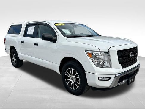Certified 2023 Nissan Titan SV RWD image 3