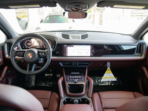 New 2026 Porsche Cayenne S AWD/4WD image 19