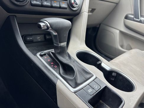 Used 2020 Kia Sportage LX FWD image 12