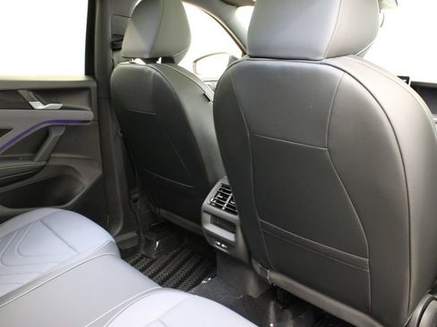 New 2026 Volkswagen Tiguan SE R-Line FWD image 20