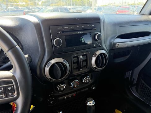 Used 2015 Jeep Wrangler Unlimited Sport w/ Quick Order Package 24S image 19