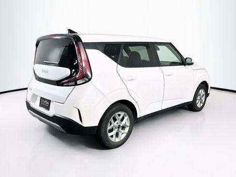 Used 2025 Kia Soul LX w/ LX Technology Package image 9