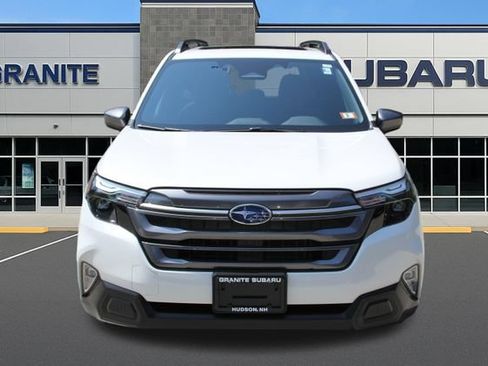 Used 2025 Subaru Forester Premium AWD/4WD image 5