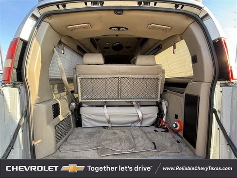 Used 2010 GMC Savana 2500 w/ Preferred Equipment Group image 35
