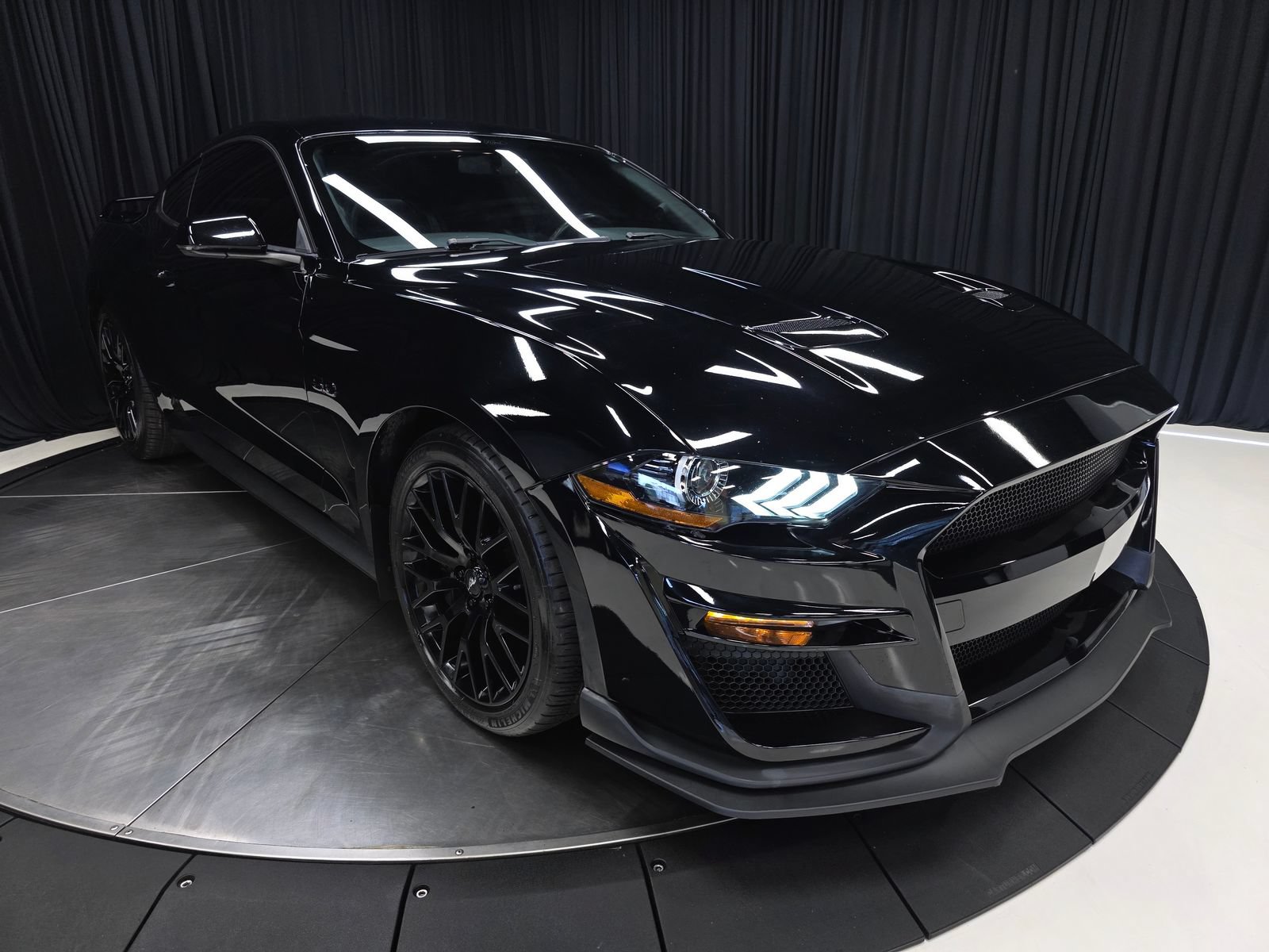 Used 2018 Ford Mustang GT Premium w/ GT Performance Package RWD image 48