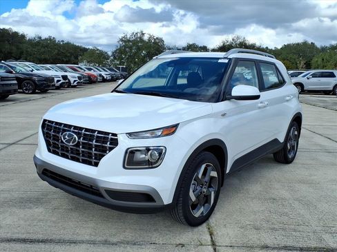 New 2026 Hyundai Venue SEL image 3