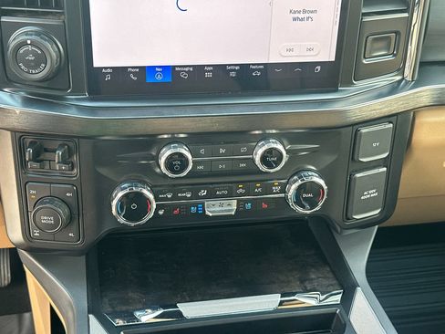Certified 2024 Ford F250 Lariat w/ Lariat Ultimate Package AWD/4WD image 32