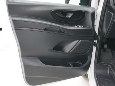 Used 2022 Mercedes-Benz Metris image 12