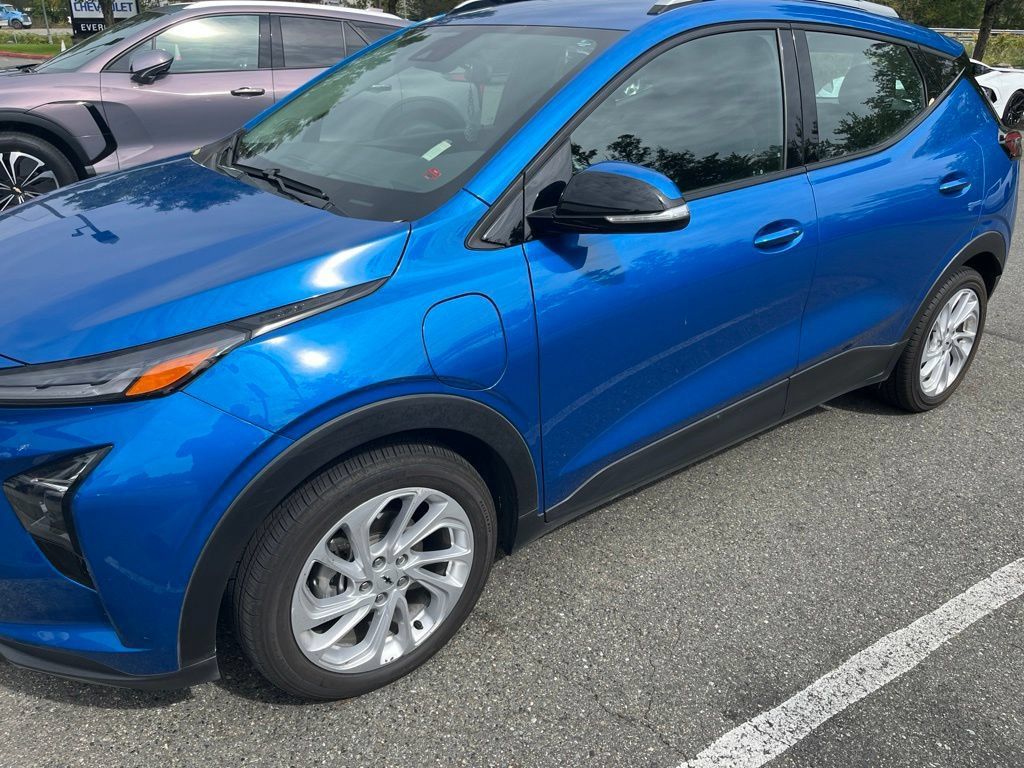Used 2022 Chevrolet Bolt EUV LT FWD image 20