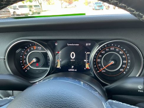 Used 2018 Volvo XC60 T6 Momentum w/ Advanced Package AWD/4WD image 15