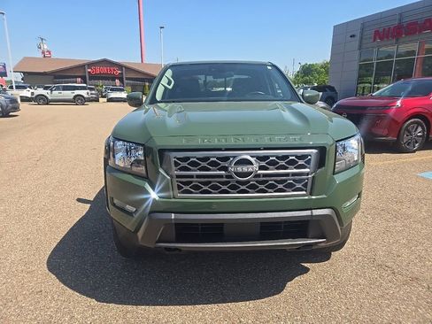 Used 2023 Nissan Frontier SV w/ SV Convenience Package AWD/4WD image 2