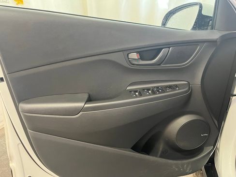 Used 2021 Hyundai Kona SEL Plus w/ Cargo Package image 9