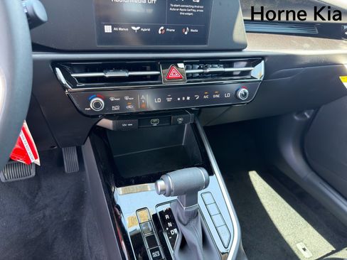 New 2026 Kia Niro LX FWD image 18
