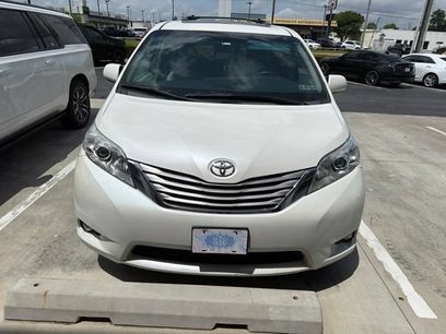 Used 2017 Toyota Sienna AWD