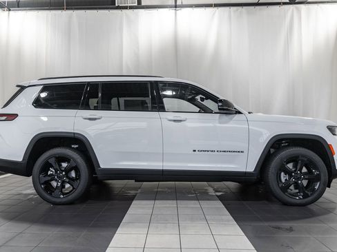 New 2025 Jeep Grand Cherokee L Limited w/ Luxury Tech Group II image 3