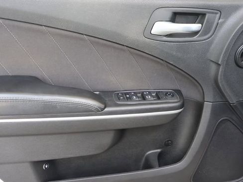 Used 2019 Dodge Charger Scat Pack RWD image 13
