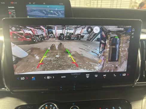 New 2027 Ford Expedition Max Platinum w/ Driver's Package AWD/4WD image 4