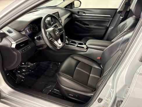 Used 2024 Nissan Altima 2.5 SR FWD image 28