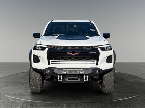 Used 2024 Chevrolet Colorado ZR2 w/ ZR2 Convenience Package III AWD/4WD image 3