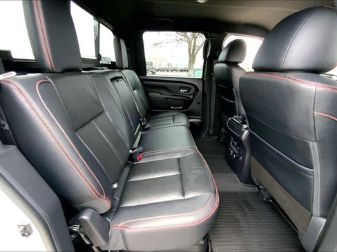 Used 2024 Nissan Titan PRO-4X w/ Pro-4x Convenience Package image 17
