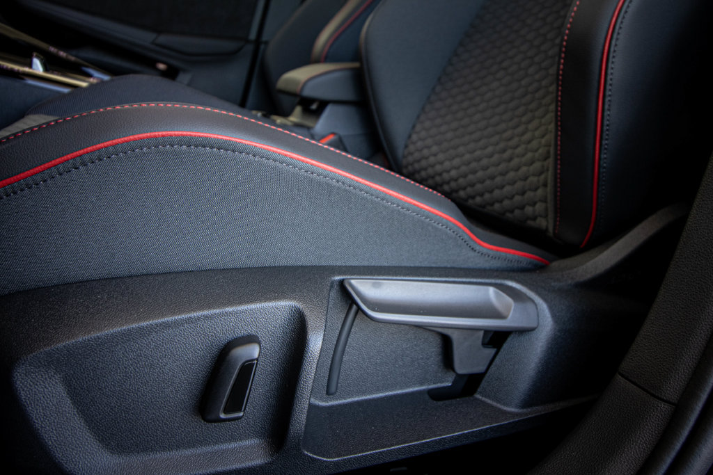 New 2026 Volkswagen GTI SE FWD image 26