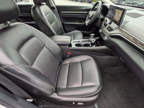Used 2025 Nissan Altima 2.5 SL FWD image 25