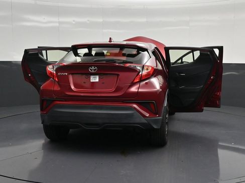 Used 2019 Toyota C-HR LE FWD image 34