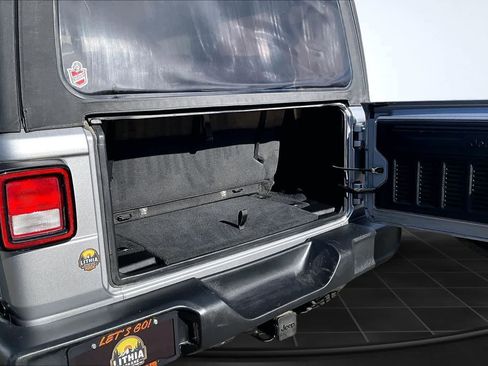 Used 2021 Jeep Wrangler Sport S image 19
