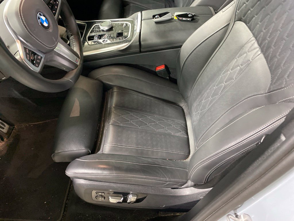 Used 2025 BMW X7 xDrive40i w/ M Sport Package AWD/4WD image 12