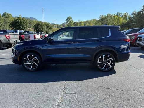 Used 2024 Mitsubishi Outlander SE Black Edition image 7