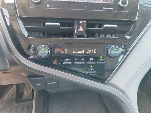 Used 2024 Toyota Camry SE w/ Cold Weather Package AWD/4WD image 12