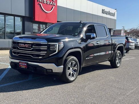 Used 2025 GMC Sierra 1500 SLT AWD/4WD image 3