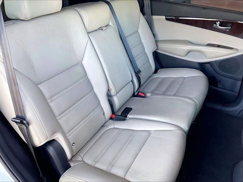 Used 2018 Kia Sorento EX w/ EX Advanced Touring Package image 18