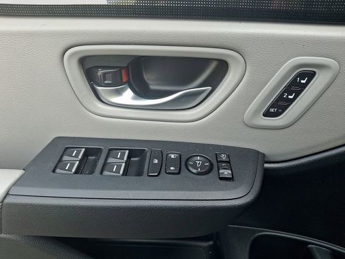 Used 2025 Honda Pilot Elite image 14