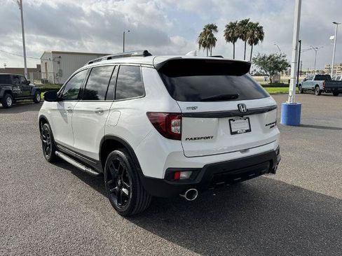 Used 2024 Honda Passport Black Edition image 5