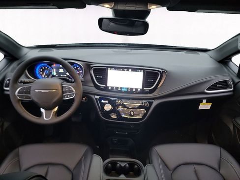 New 2027 Chrysler Pacifica Select AWD/4WD image 10
