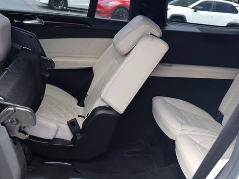 Used 2018 Mercedes-Benz GLS 550 4MATIC image 23