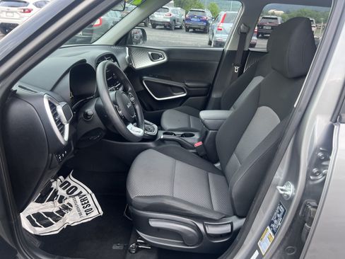 Used 2024 Kia Soul LX w/ Option Group 015 FWD image 13