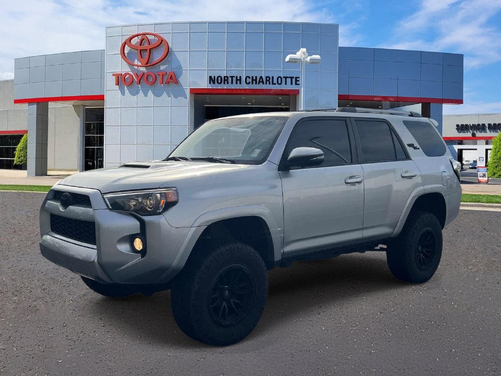 Used 2018 Toyota 4Runner TRD Off-Road Premium AWD/4WD image 3