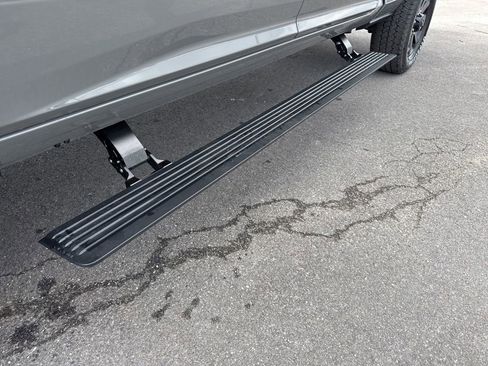New 2026 RAM 2500 Laramie AWD/4WD image 15
