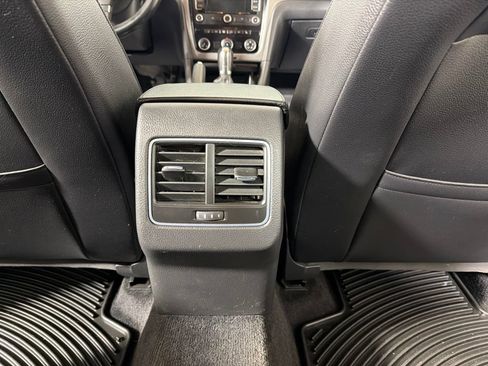 Used 2014 Volkswagen Passat TDI SE FWD image 21