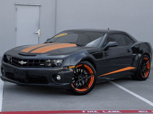 Used 2013 Chevrolet Camaro SS RWD image 6