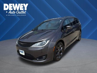 Used 2018 Chrysler Pacifica Limited w/ S Appearance Package