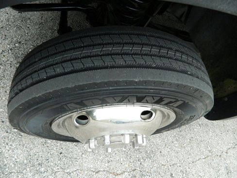 Used 2008 Ford F550 2WD Regular Cab Super Duty image 13